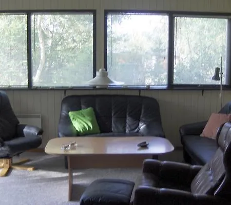 Two-bedroom Holiday In 6
